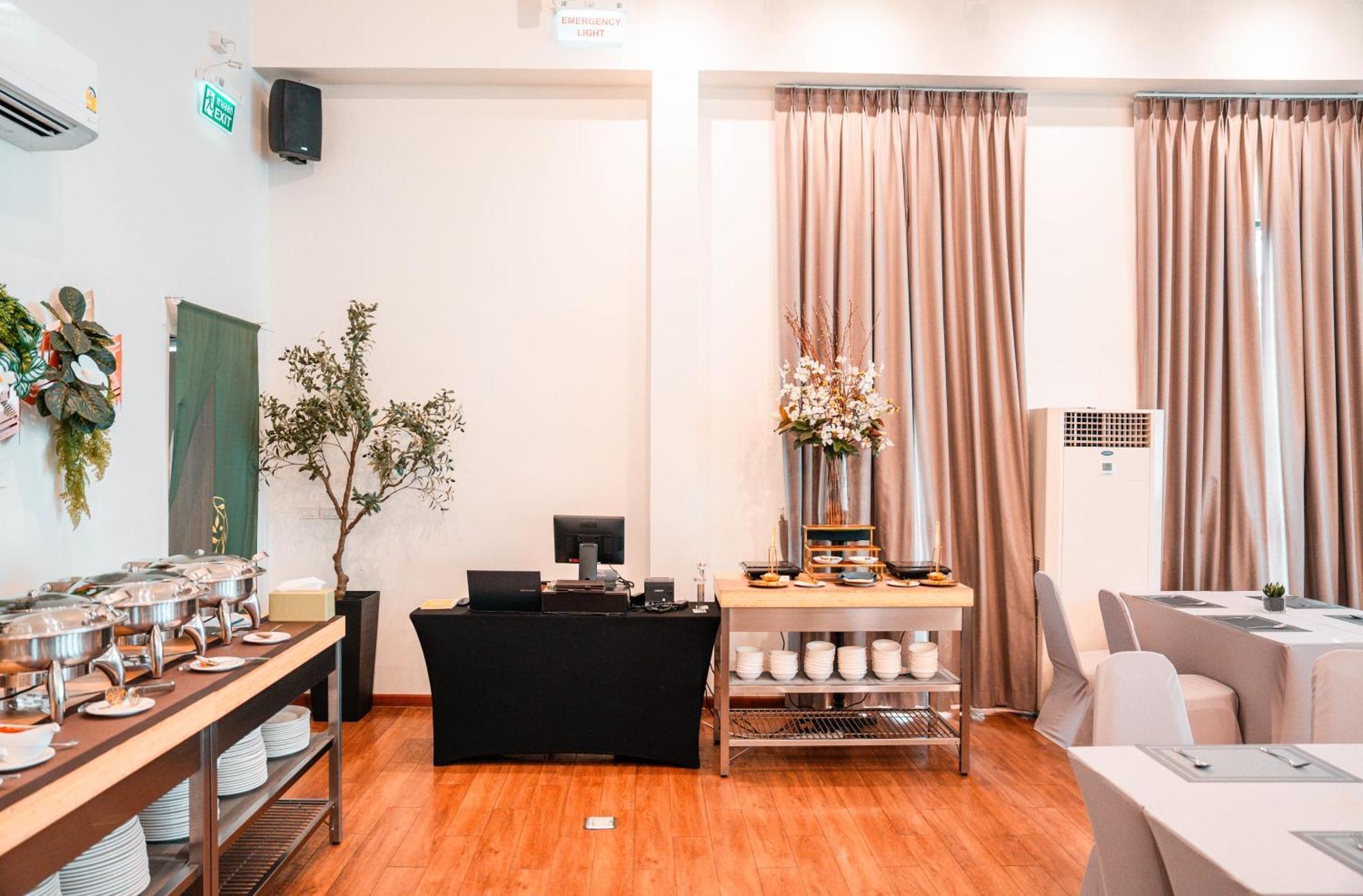 Surestay By Best Western Iconic Ari-Jatujak Bangkok Exteriör bild